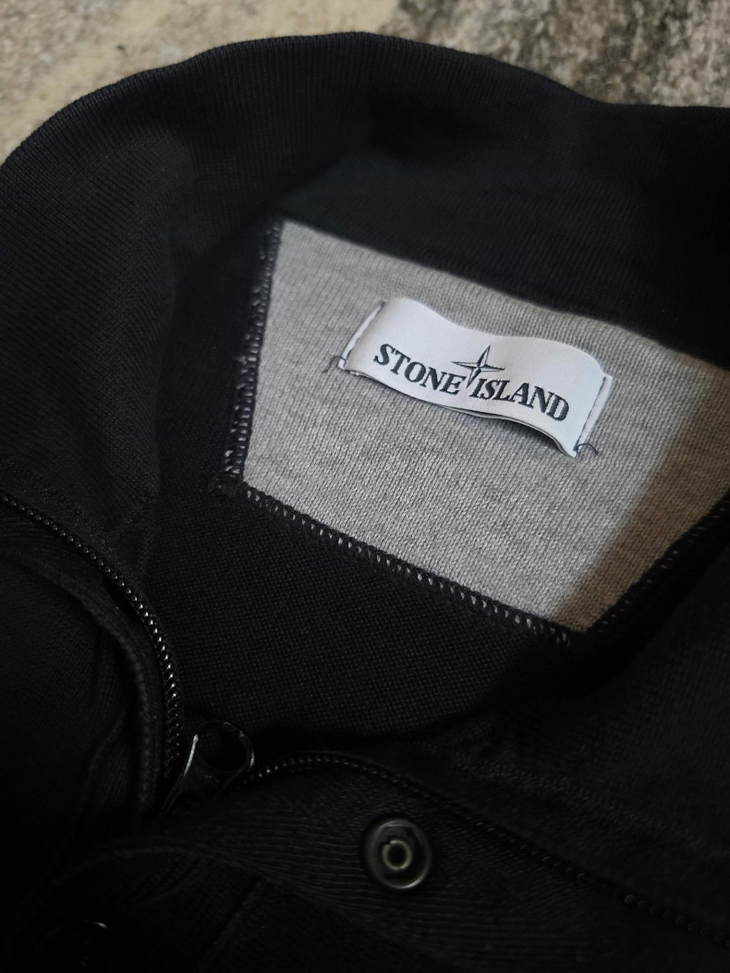 Stone Island Brushed Cotton Knit Quarter Zip 6615565B2 V0020 – Navy – L